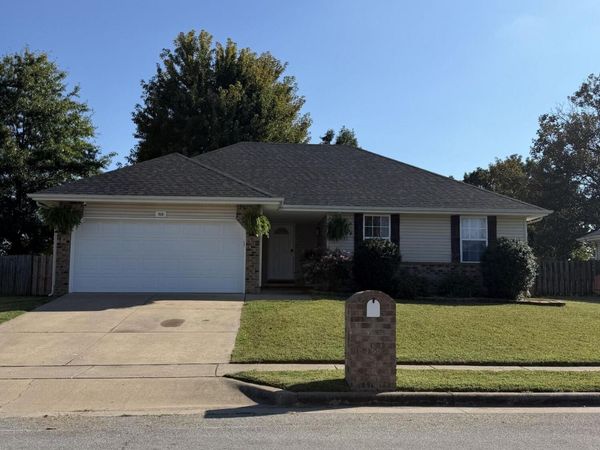918 W Dustin Lane, Nixa, MO 65714