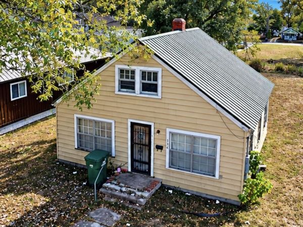 334 E 4th Street , Mountain Grove, MO 65711