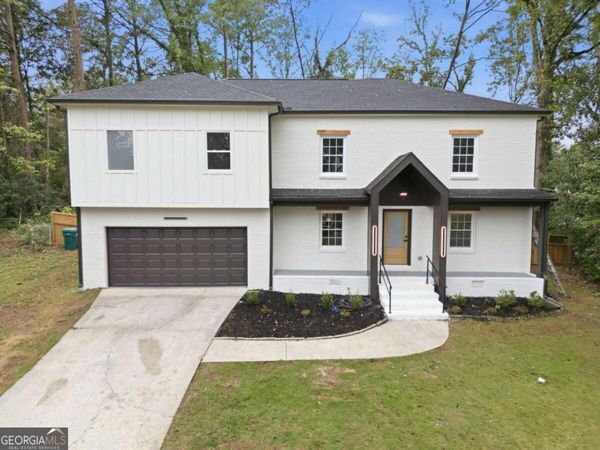 3820 Lake Drive SE, Smyrna, GA 30082