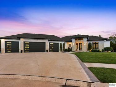18603 Hazelnut Circle, Gretna, NE 68028