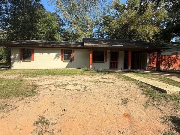 2209 Clearwater Street, Mobile, AL 36609