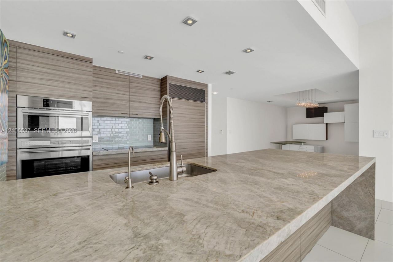 465 Brickell Ave , Unit 5203, Miami, FL 33131 Photo