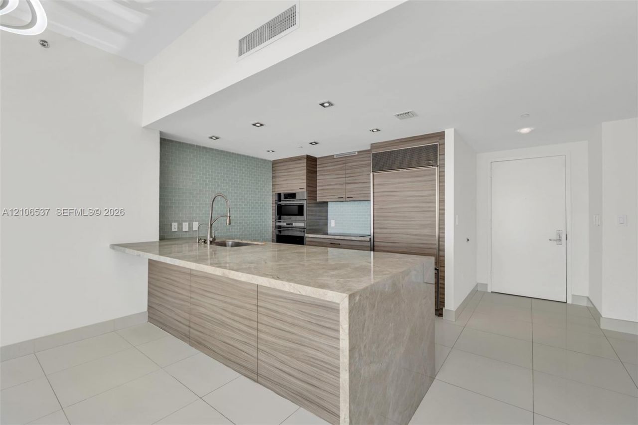 465 Brickell Ave , Unit 5203, Miami, FL 33131 Photo