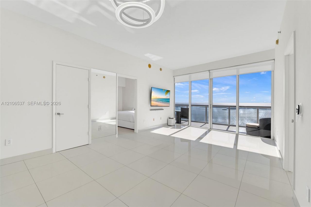 465 Brickell Ave , Unit 5203, Miami, FL 33131 Photo