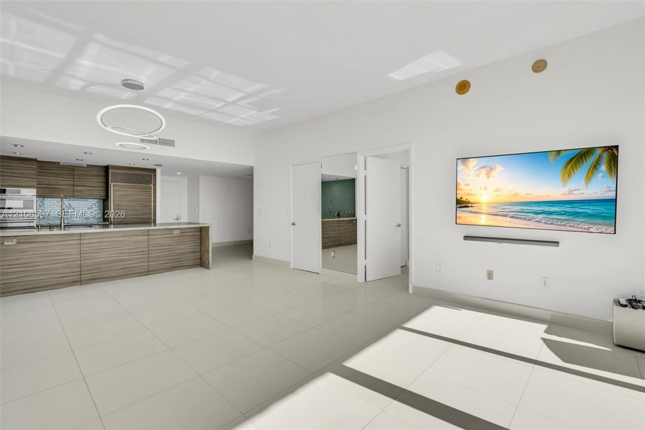 465 Brickell Ave , Unit 5203, Miami, FL 33131 Photo