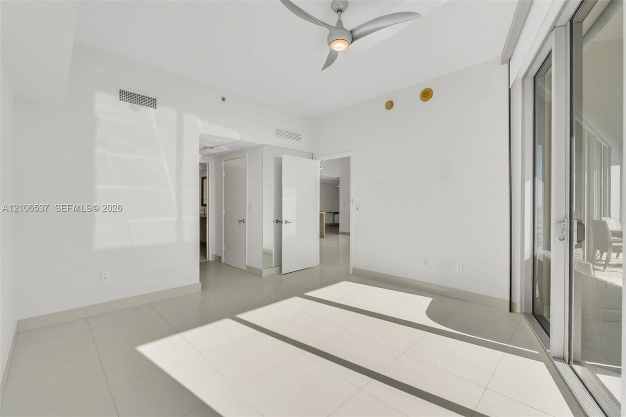 465 Brickell Ave , Unit 5203, Miami, FL 33131 Photo