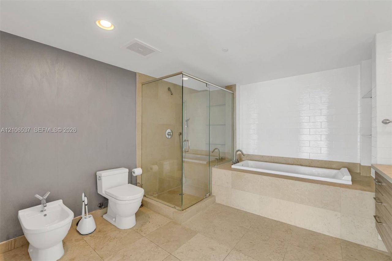 465 Brickell Ave , Unit 5203, Miami, FL 33131 Photo