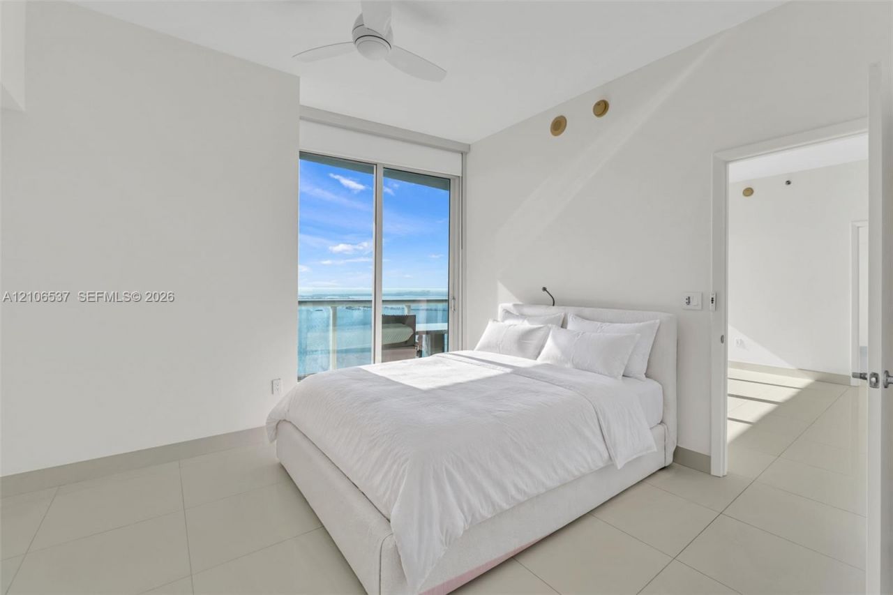 465 Brickell Ave , Unit 5203, Miami, FL 33131 Photo