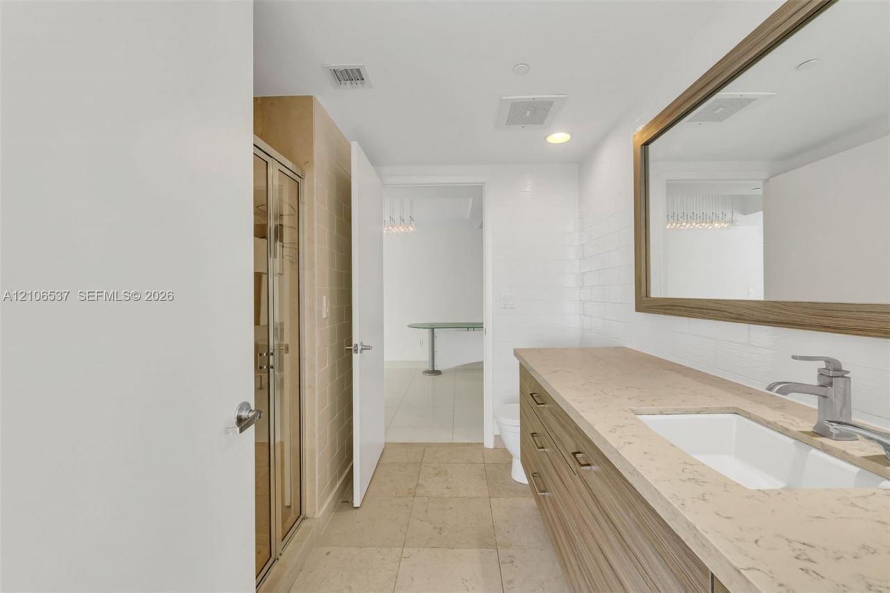 465 Brickell Ave , Unit 5203, Miami, FL 33131 Photo