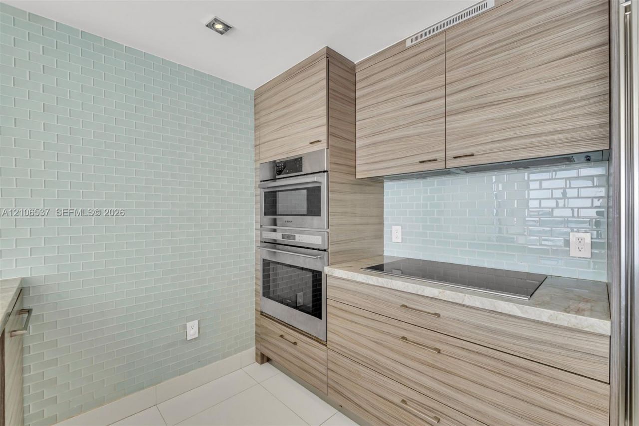 465 Brickell Ave , Unit 5203, Miami, FL 33131 Photo