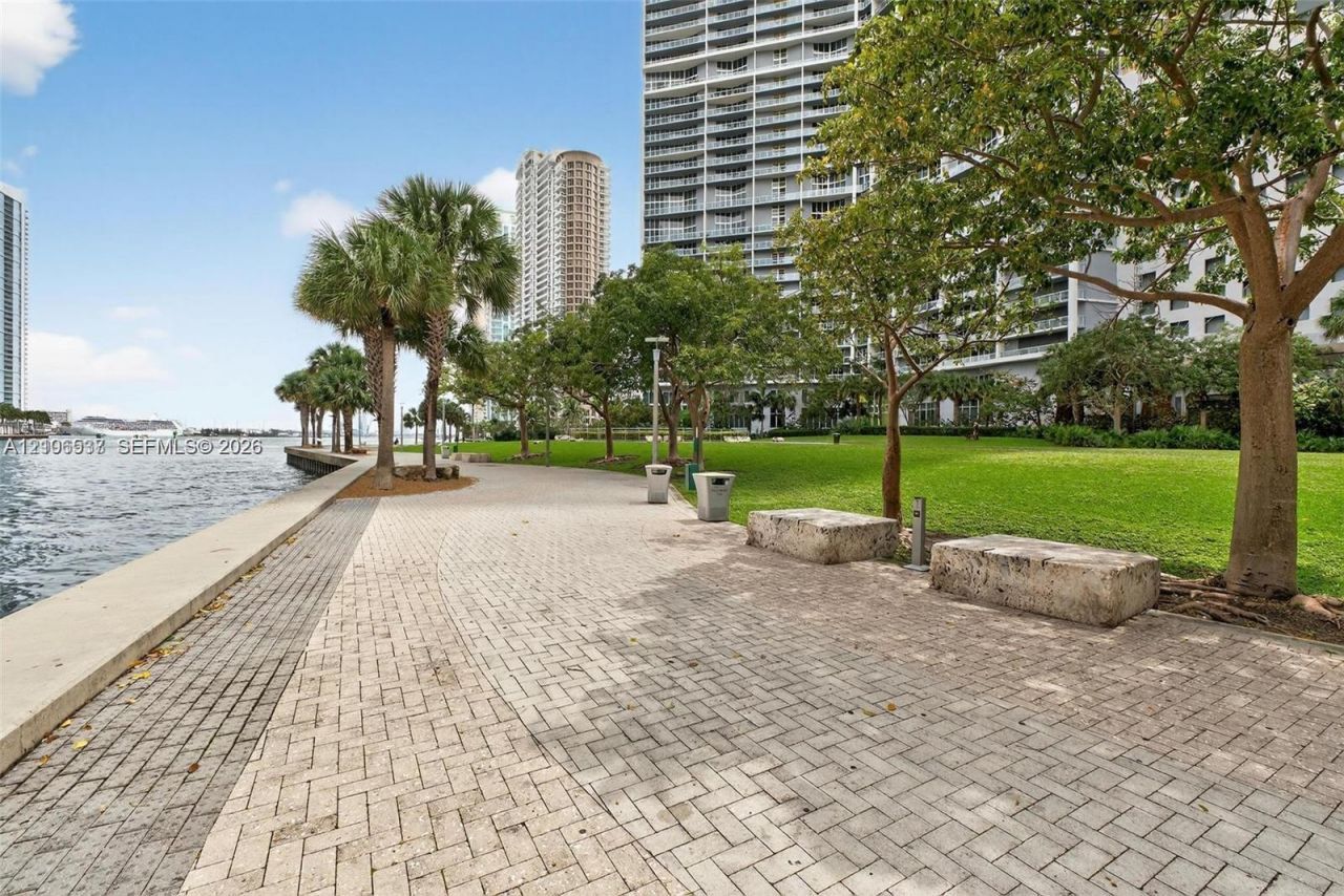 465 Brickell Ave , Unit 5203, Miami, FL 33131 Photo
