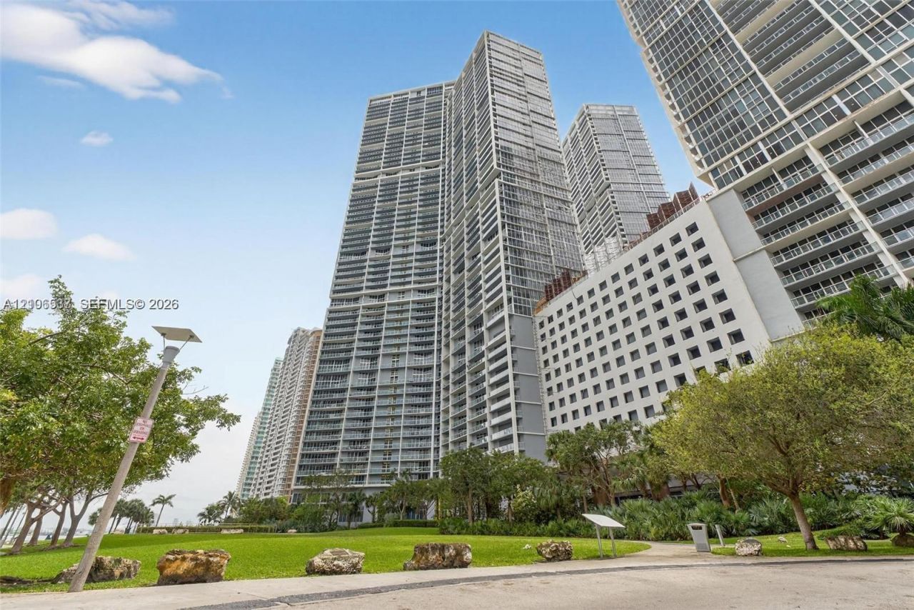 465 Brickell Ave , Unit 5203, Miami, FL 33131 Photo