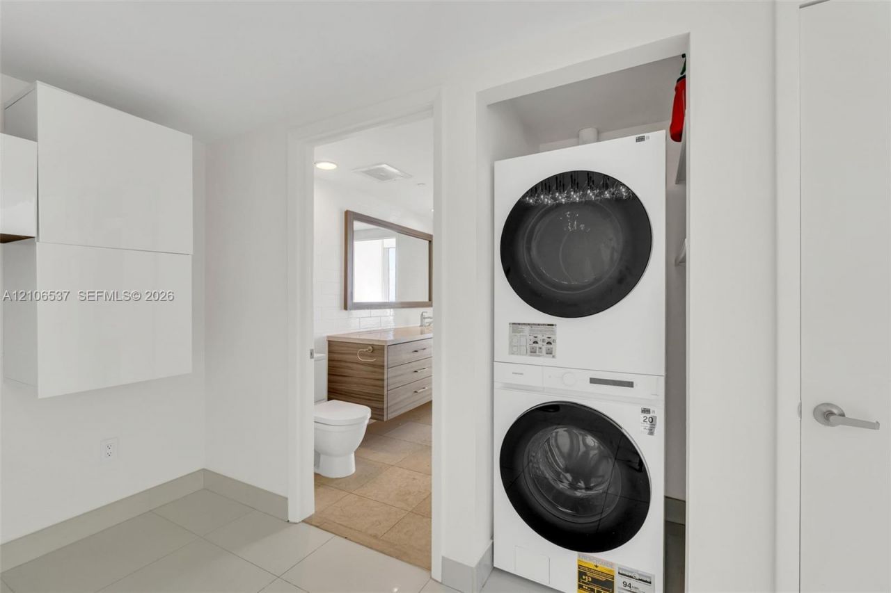 465 Brickell Ave , Unit 5203, Miami, FL 33131 Photo