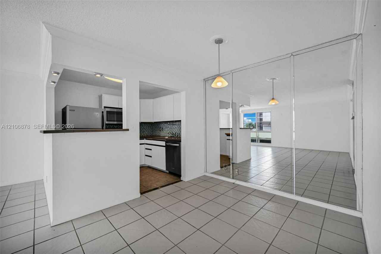 2420 Diana Dr , Unit 306, Hallandale Beach, FL 33009 Photo