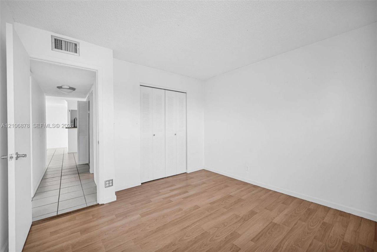 2420 Diana Dr , Unit 306, Hallandale Beach, FL 33009 Photo