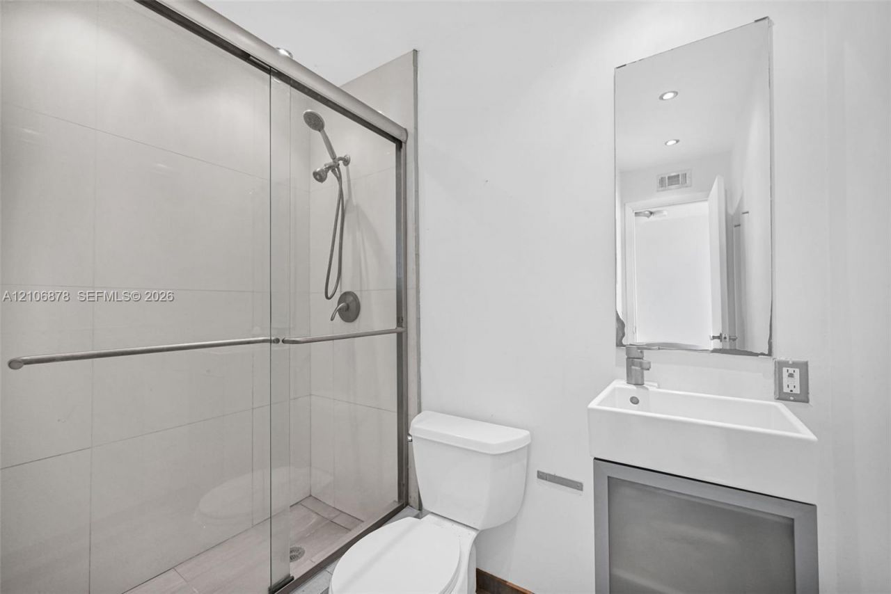 2420 Diana Dr , Unit 306, Hallandale Beach, FL 33009 Photo