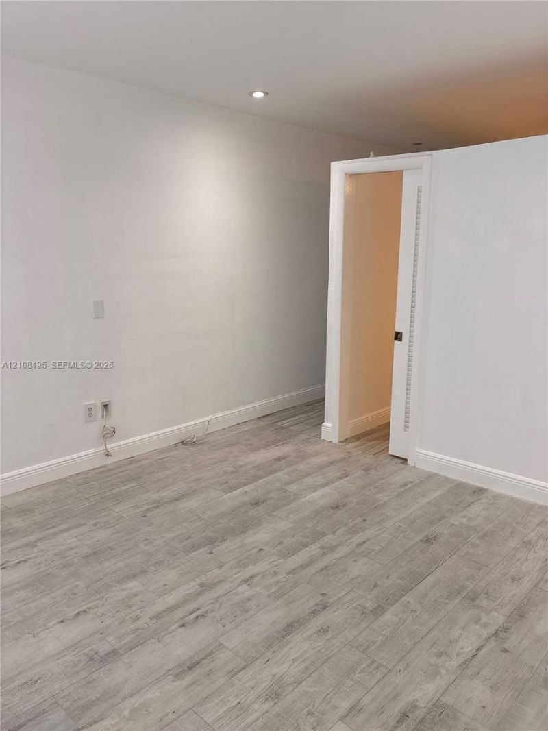 641 Espanola Way , Unit 10, Miami Beach, FL 33139 Photo