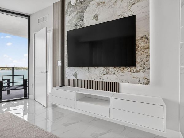 700 NE 24th Street, Unit 2006, Miami, FL 33137