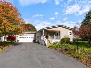 6396 Roberts Drive, Unit 201, Victor, NY 14564