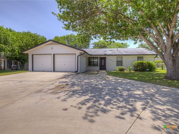 1302 S Mesquite Avenue , New Braunfels, TX 78130