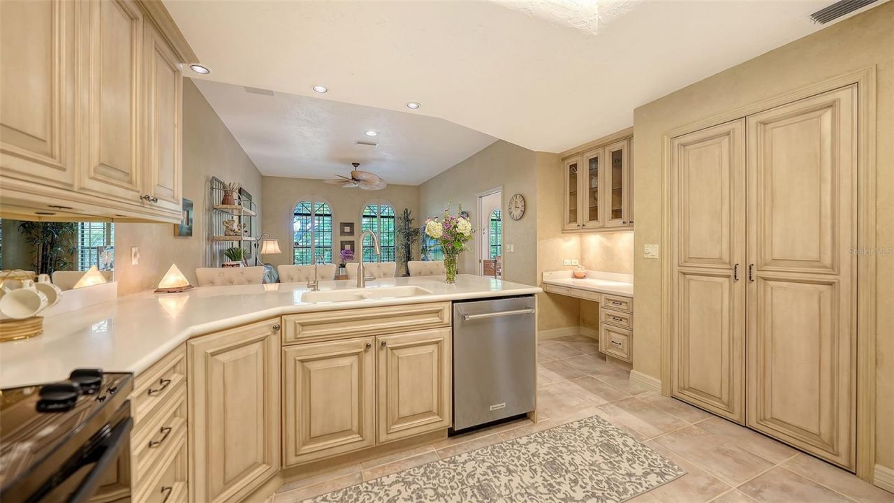 4543 Las Brisas Lane , Sarasota, FL 34238 Photo