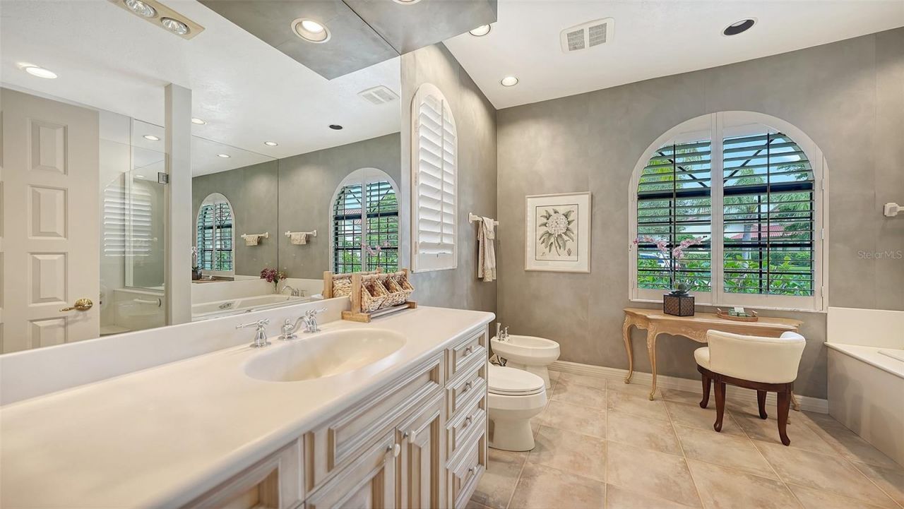 4543 Las Brisas Lane , Sarasota, FL 34238 Photo