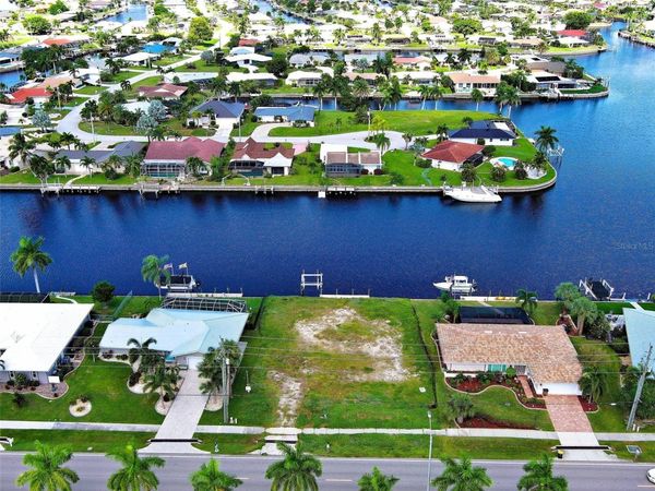 1450 AQUI ESTA DRIVE , PUNTA GORDA, FL 33950