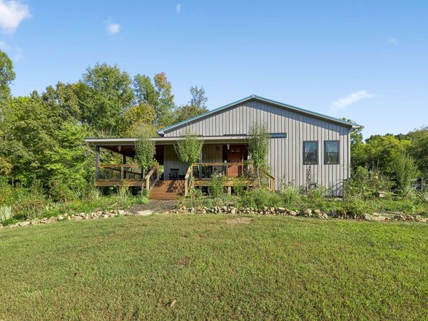 561 Bodine Loop , Hurricane Mills, TN 37078