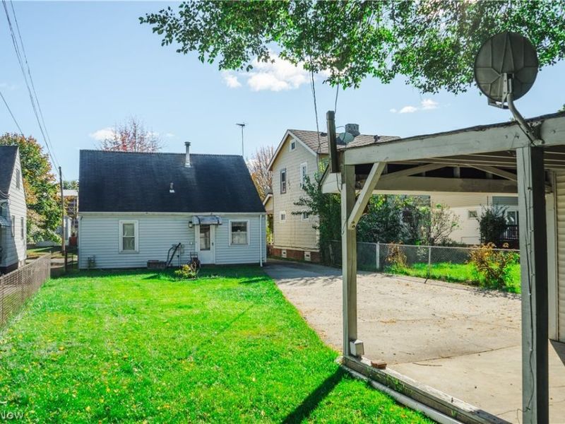 14116 Carrydale Avenue, Cleveland, OH 44111 Photo 2