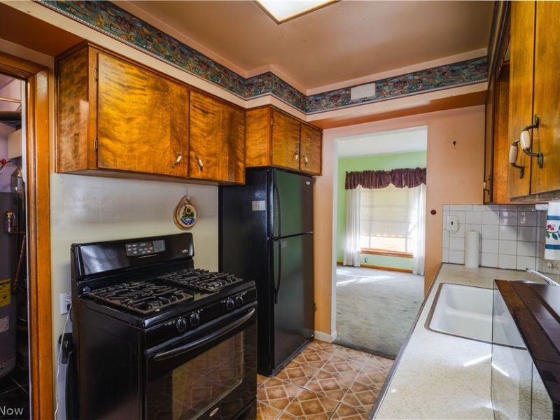 14116 Carrydale Avenue, Cleveland, OH 44111 Photo 3