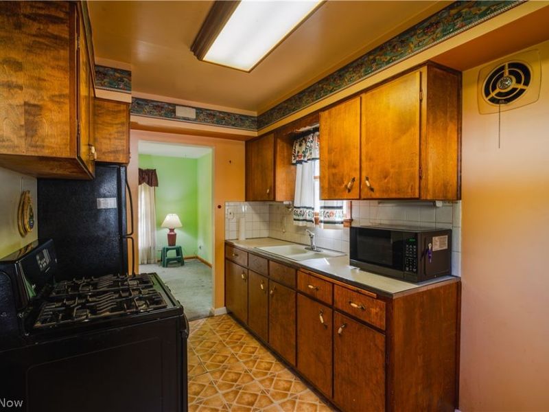 14116 Carrydale Avenue, Cleveland, OH 44111 Photo 4