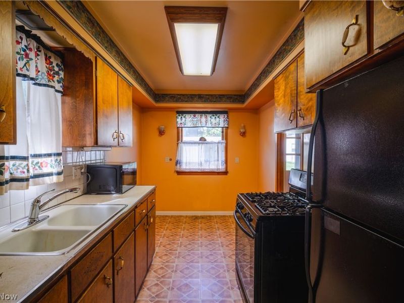 14116 Carrydale Avenue, Cleveland, OH 44111 Photo 5
