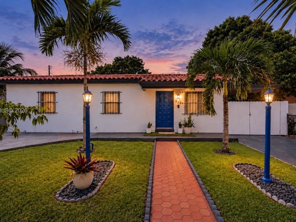 550 E 10th Ave , Hialeah, FL 33010