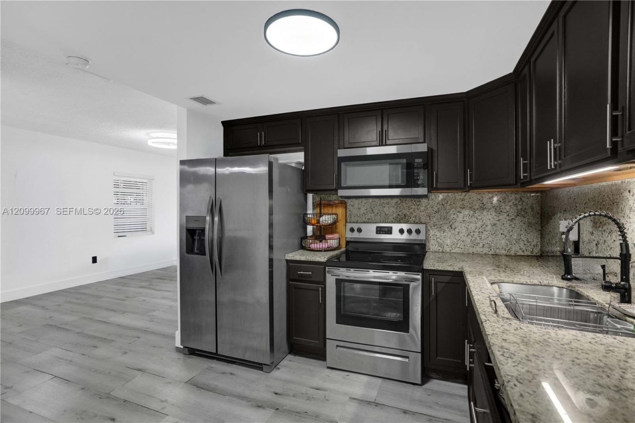 550 E 10th Ave , Hialeah, FL 33010 Photo