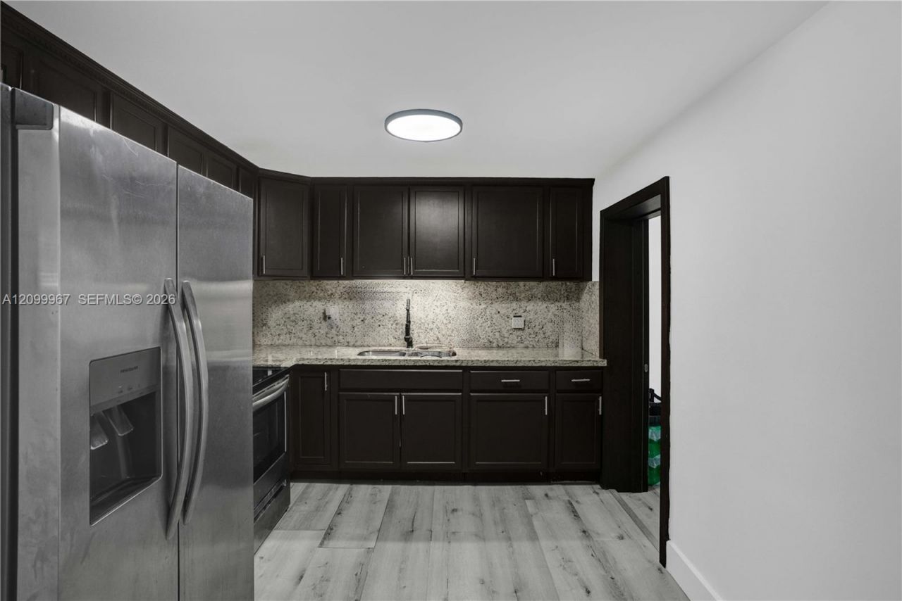550 E 10th Ave , Hialeah, FL 33010 Photo