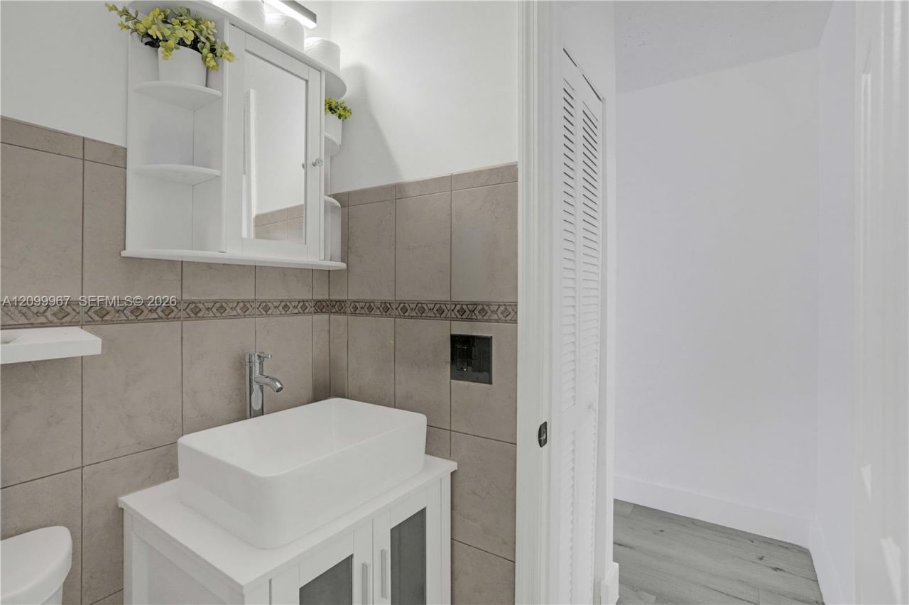 550 E 10th Ave , Hialeah, FL 33010 Photo