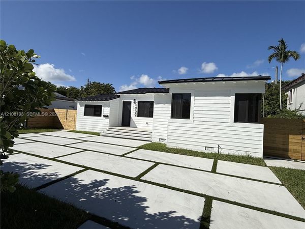 1929 SW 21st St , Miami, FL 33145