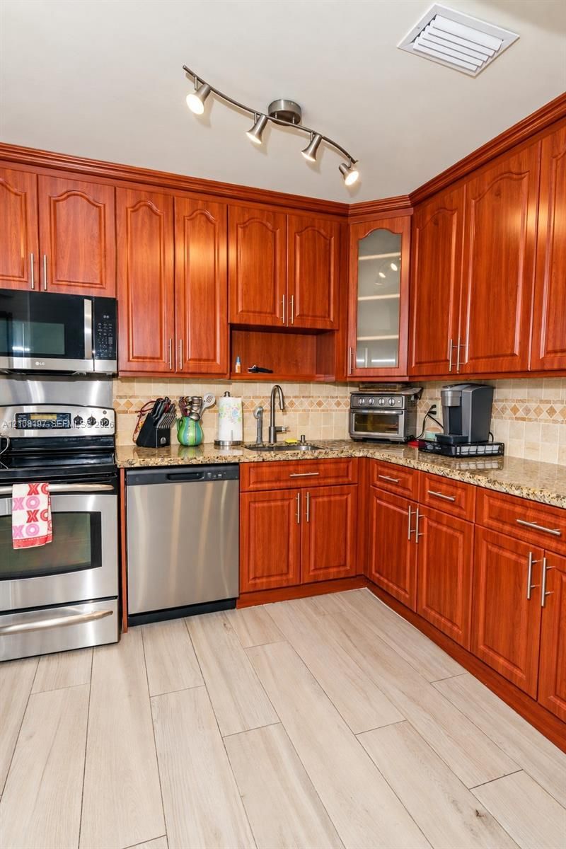 7501 SW 18th St , Miami, FL 33155 Photo