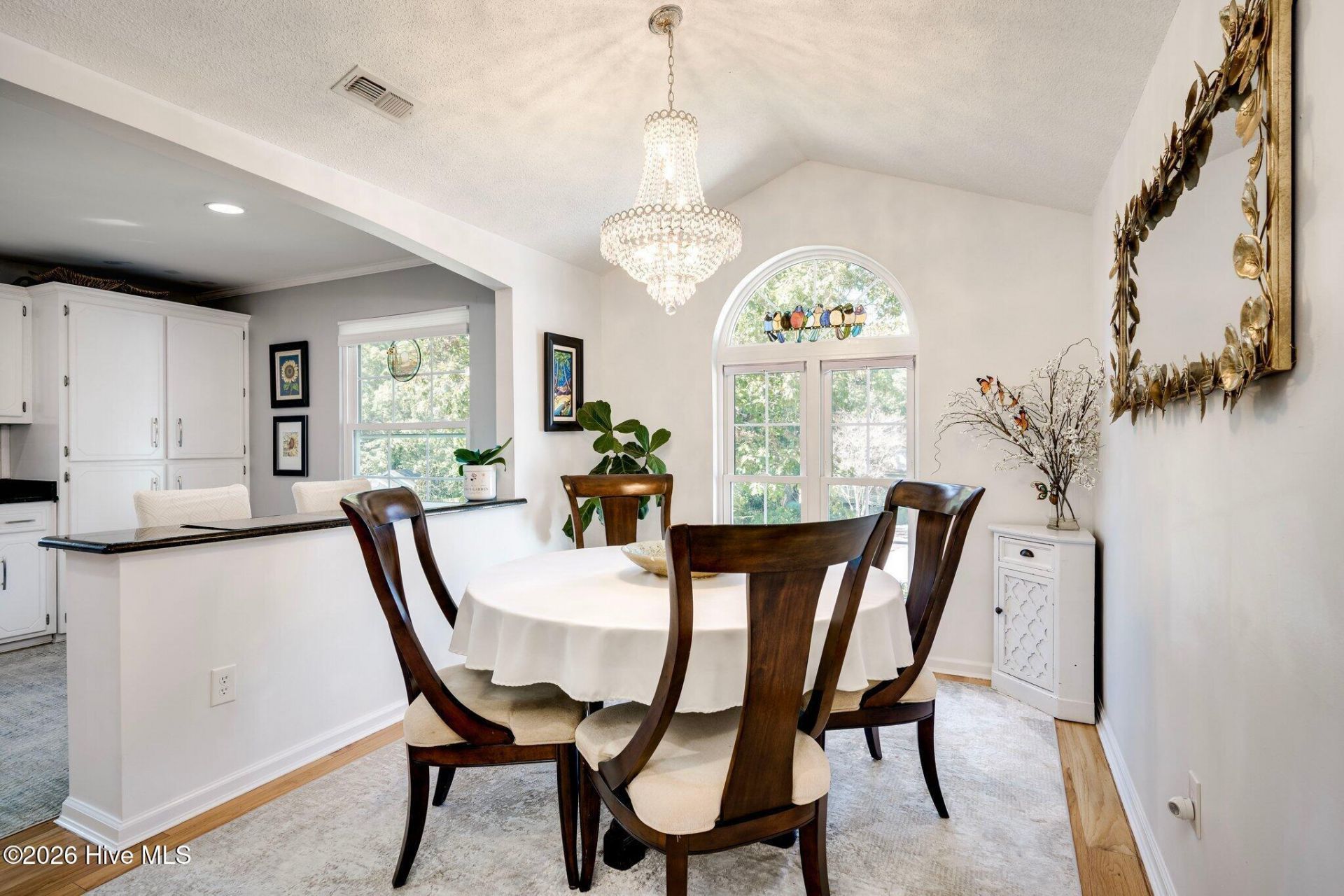 16 Woodhill Place Photo 8