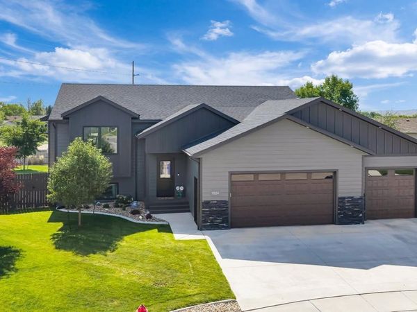 1024 SHAPE CT, Rapid City, SD 57703