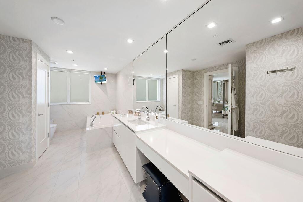 20155 Boca W Drive, Unit A204, Boca Raton, FL 33434 Photo