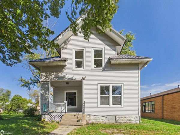 615 Washington Avenue E, Albia, IA 52531