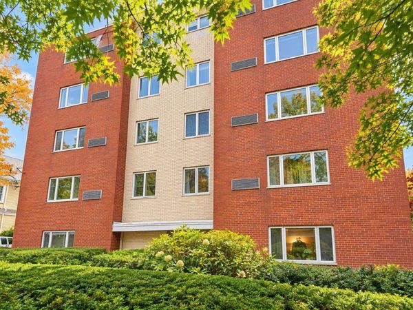 114 Pleasant, Unit 406, Arlington, MA 02476