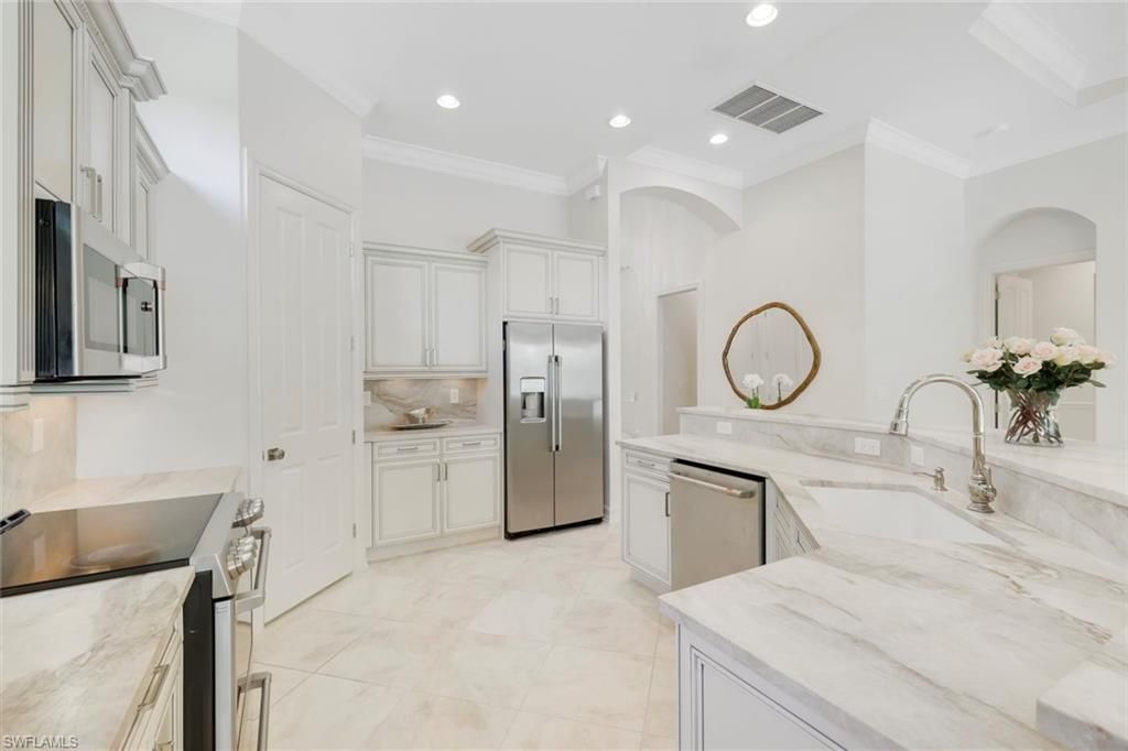 7319 Lantana Cir, Naples, FL 34119 Photo