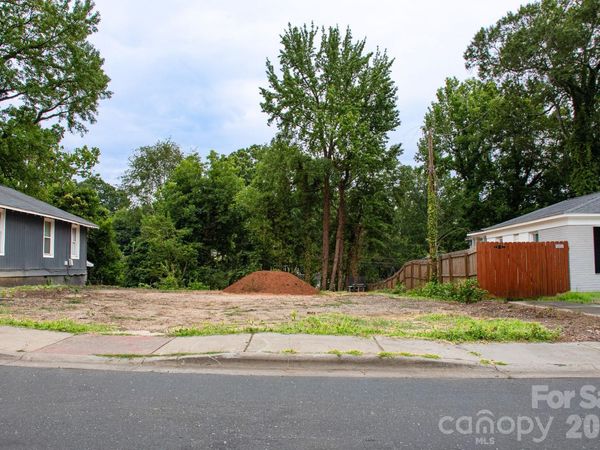 2321 Dundeen Street , Charlotte, NC 28216