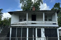 645 Maple Street photo 4