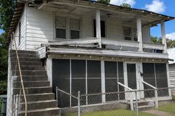 645 Maple Street photo 4