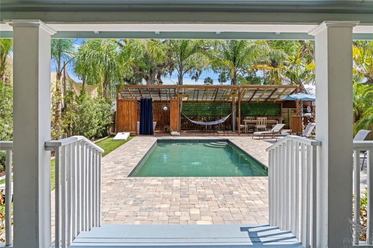 305 Live Oak , New Smyrna Beach, FL 32168 Photo