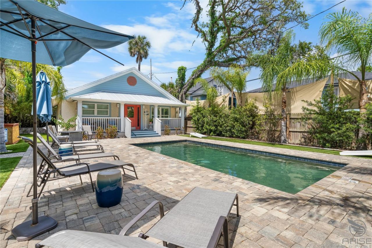 305 Live Oak , New Smyrna Beach, FL 32168 Photo