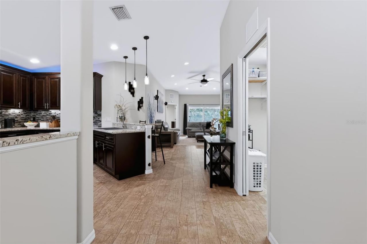 105 San Lorenzo Court , Bradenton, FL 34208 Photo
